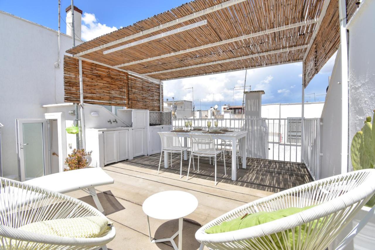 Mina'S Roof Apartment Terrace: Whit Sea View Kellie Messapica Kültér fotó